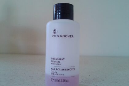 solvente unghie delicato senza acetone Yves Rocher