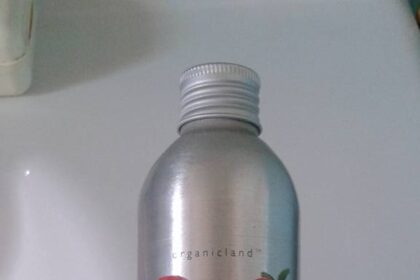 shampoo alla fragola "Strawberry vitamin" della Organicland
