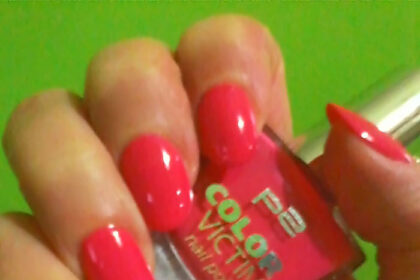 Swatch smalto rosa/fucsia P2 cosmetics