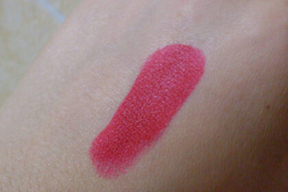 Swatch rossetto Matte Stick di Absolute New York