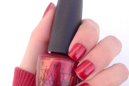 smalto rosso Opi