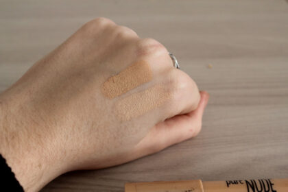 Swatch correttori Essence Pure Nude