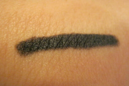 Swatch Pastello Occhi Liquirizia/Black Neve Cosmetics