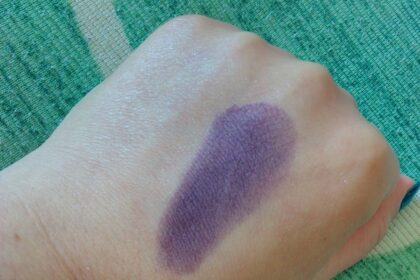 Swatch ombretto viola Debby