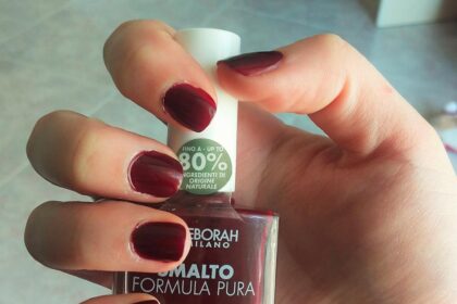 Swatch smalto Deborah Formula pura in 14 Dark red rosso