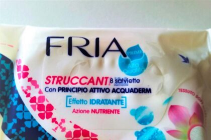 Fria salviette struccanti con principio attivo Acquaderm