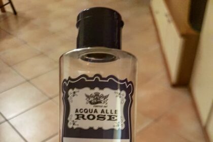 Acqua Micellare di Acqua alle Rose