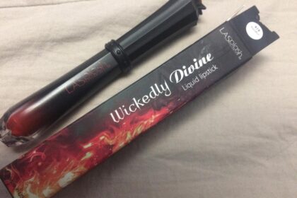 Rossetto liquido Wickedly Divine di LA splash