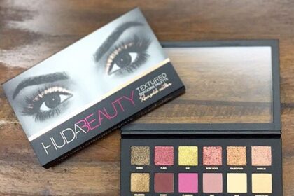 Textured Shadows Palette Rose gold edition di Huda Beauty