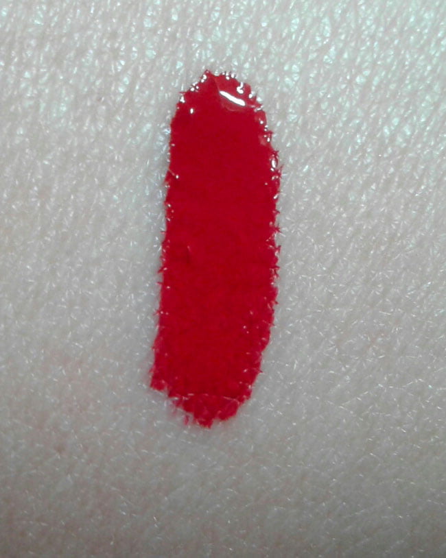 swatch Rossetto liquido Stunna Lip Paint di Fenty Beauty