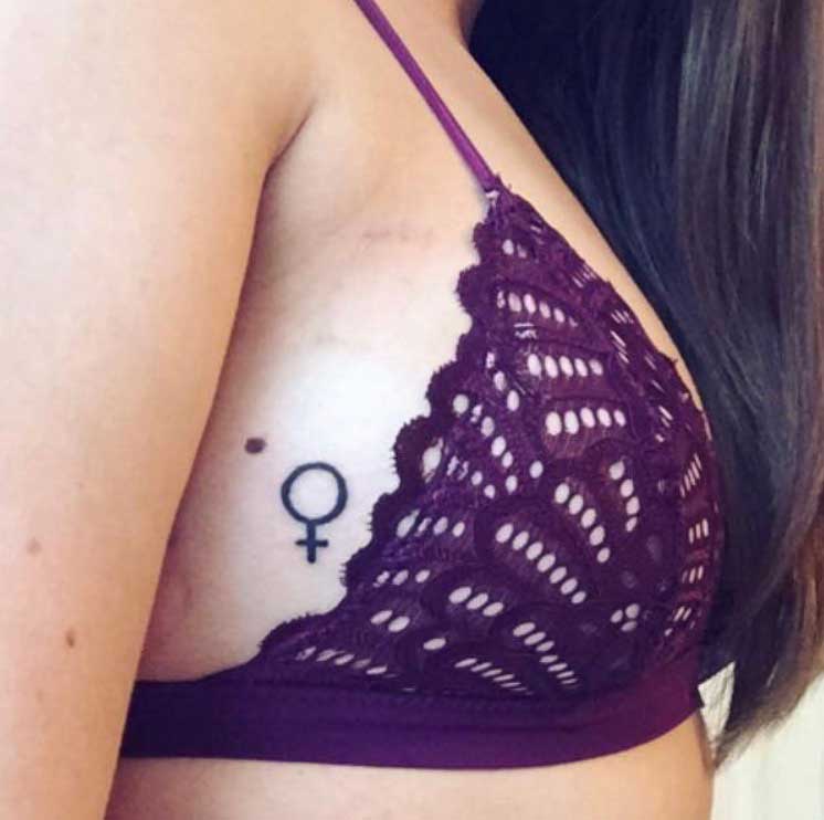 Simbolo femminile Tatuaggio nascosto