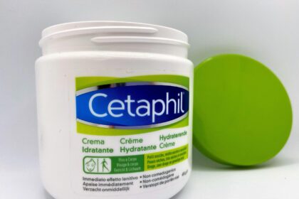 Cetaphil Crema Idratante primo piano scatola