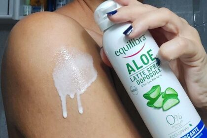 latte spray rinfrescante doposole Con Aloe di Equilibra texture