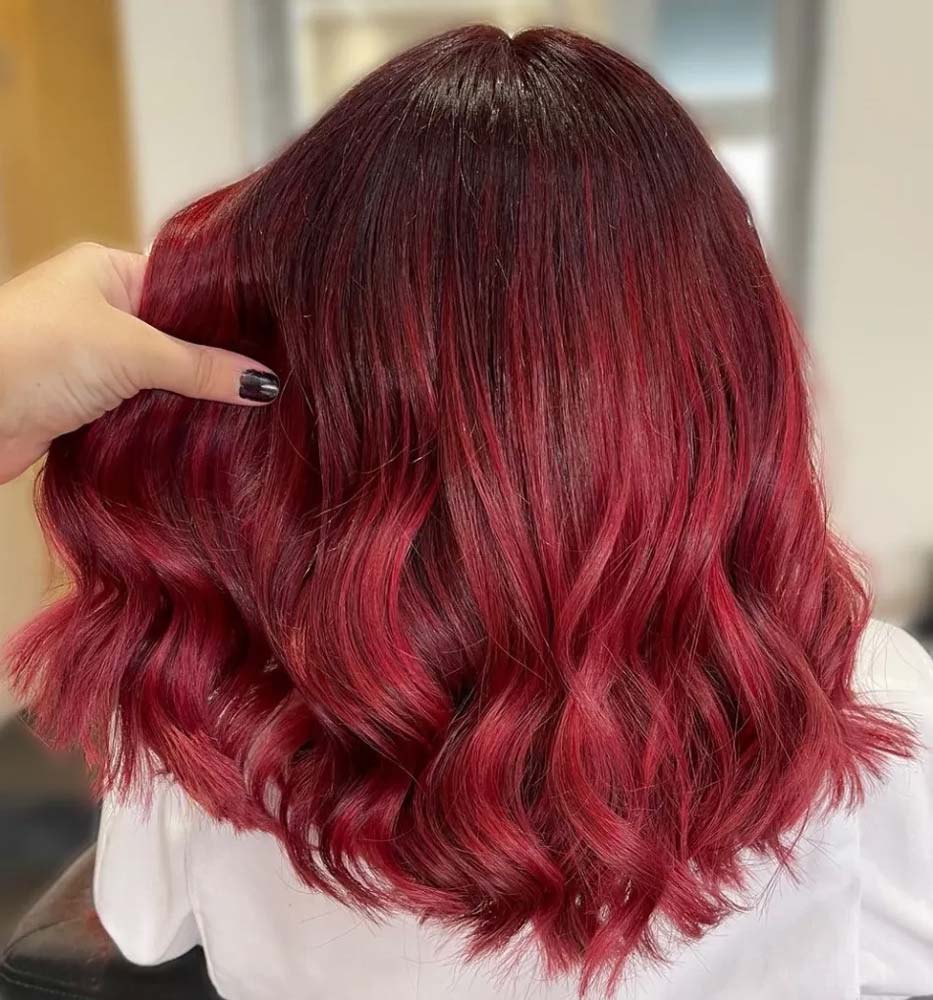 Balayage rosso ciliegia brillante