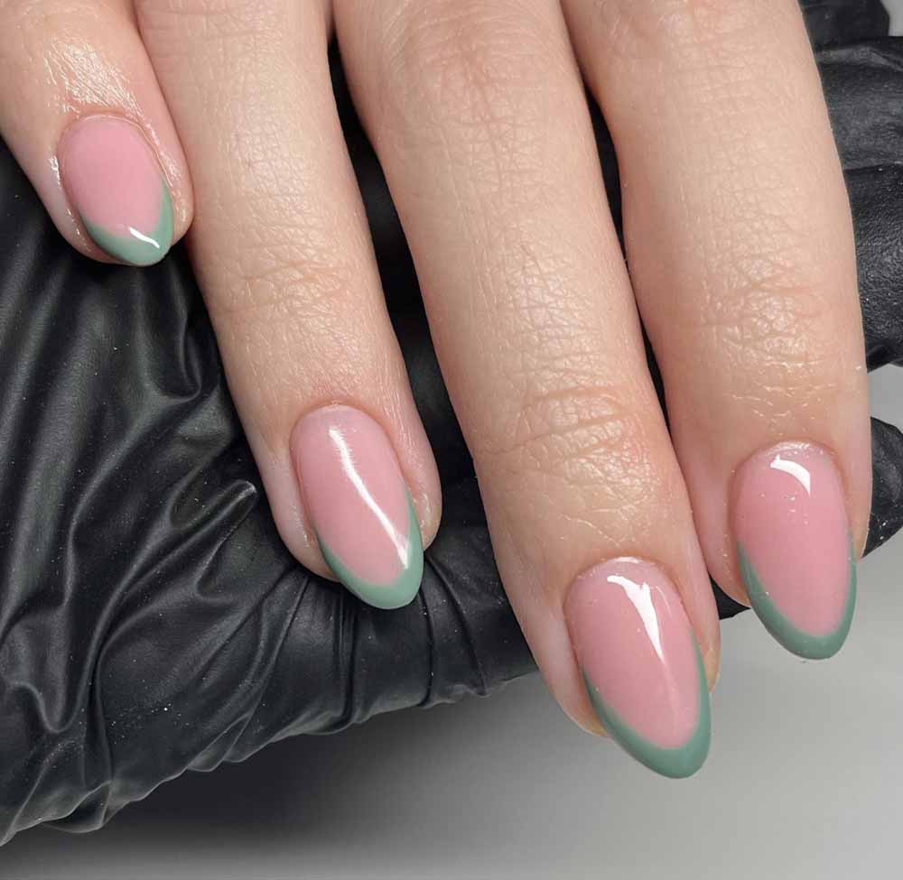 French manicure verde molto fine