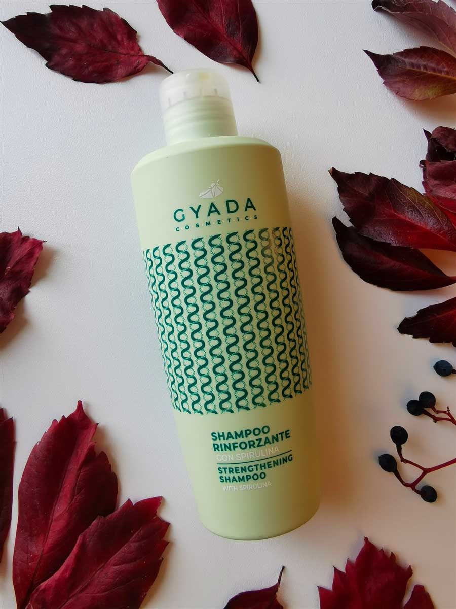 Shampoo Rinforzante con Spirulina di Gyada Cosmetics