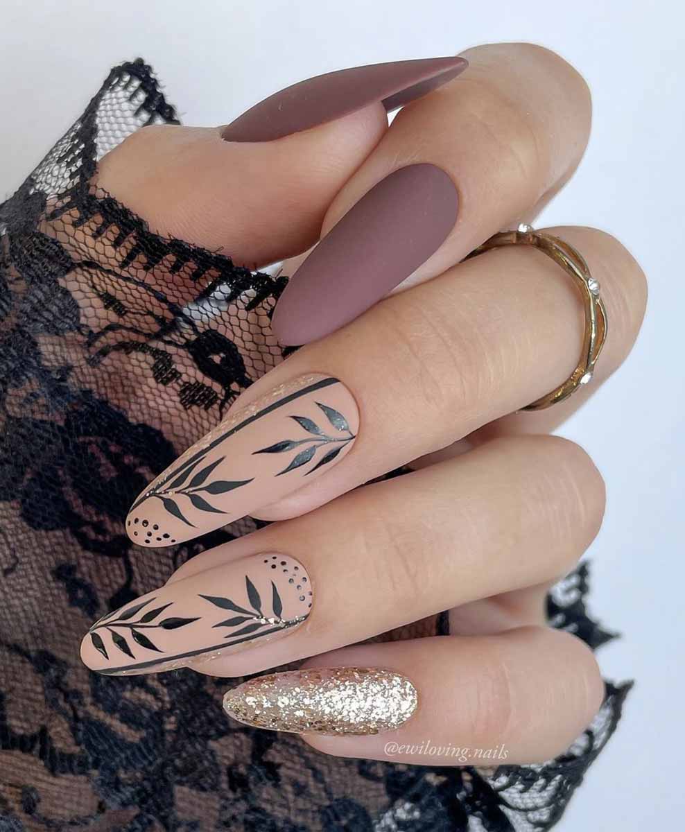 unghie marrone beige matte nail art