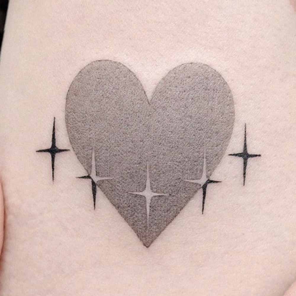 Tatuaggio cuore semplice piccolo