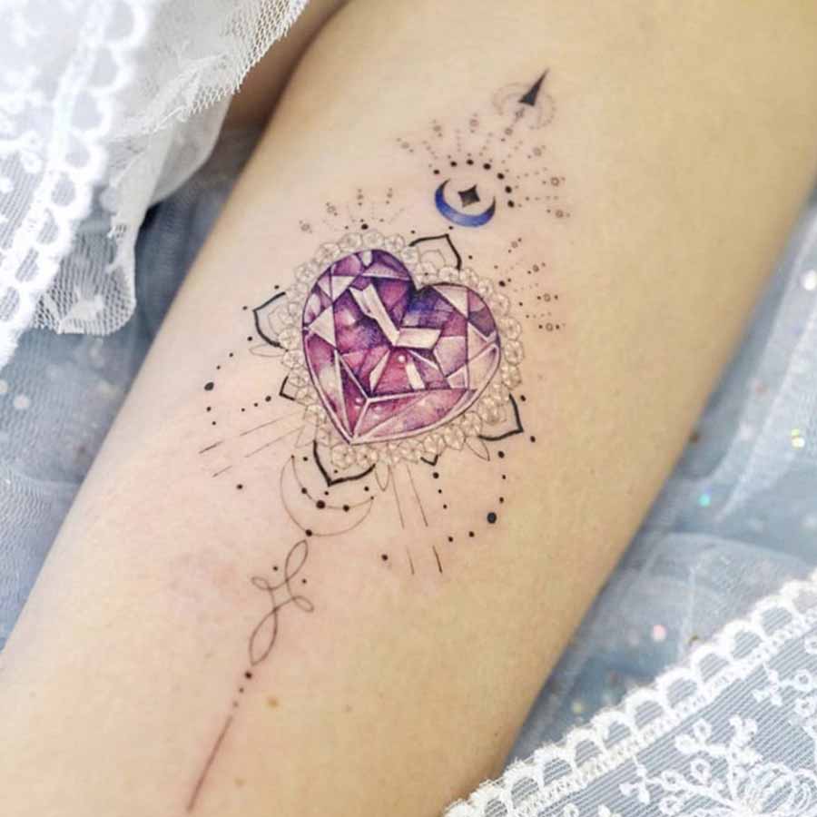 Tatuaggio cuore gioiello