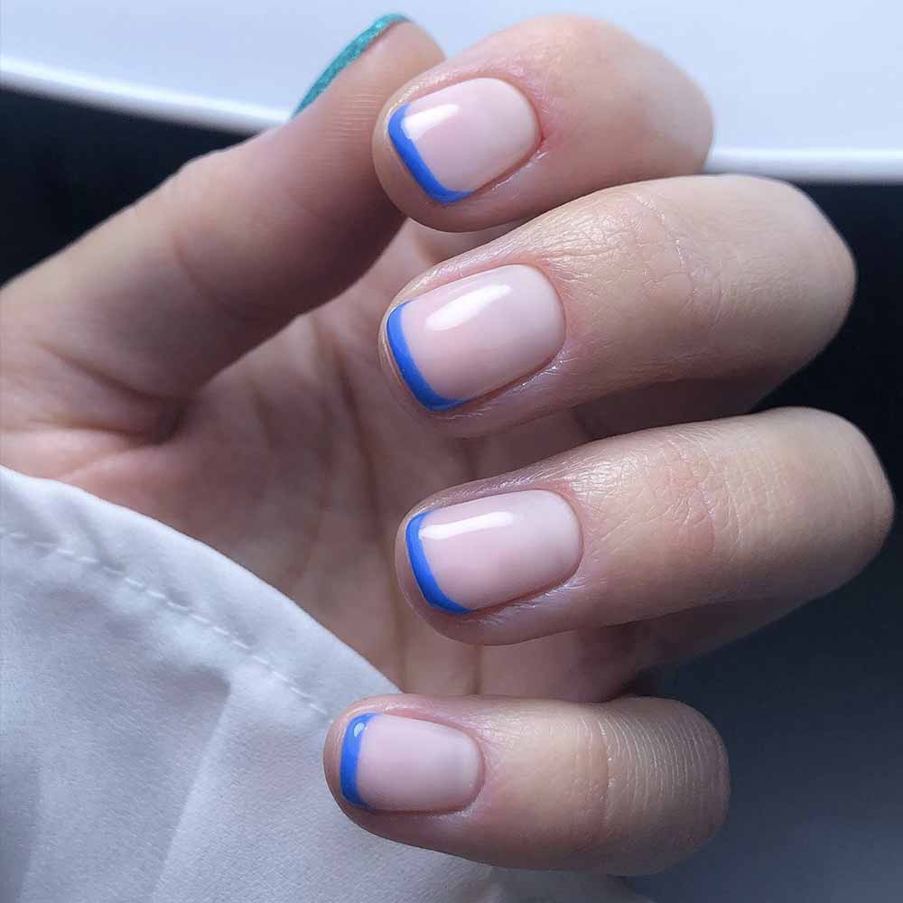 Micro french manicure di gennaio