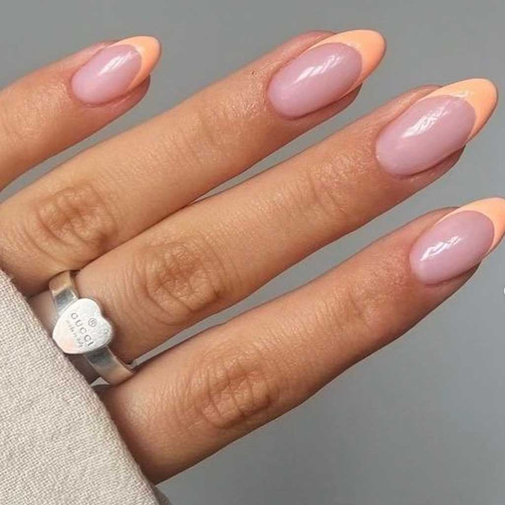 French manicure Peach Fuzz