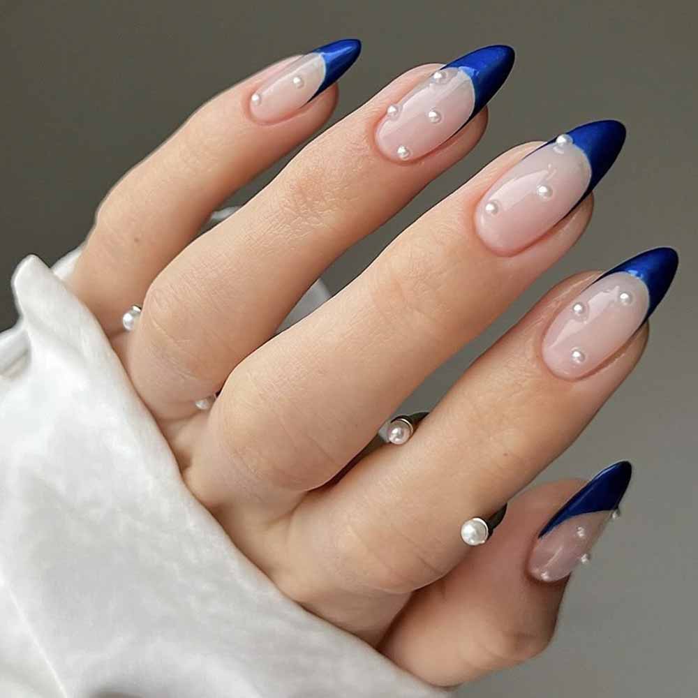 French manicure blue zaffiro su base trasparente 