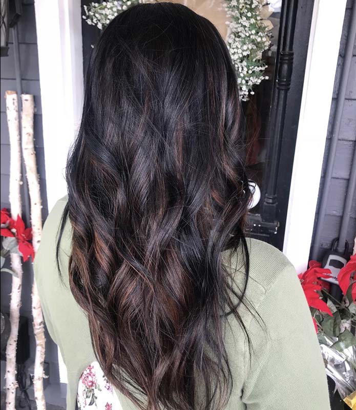 Capelli neri con semi Balayage