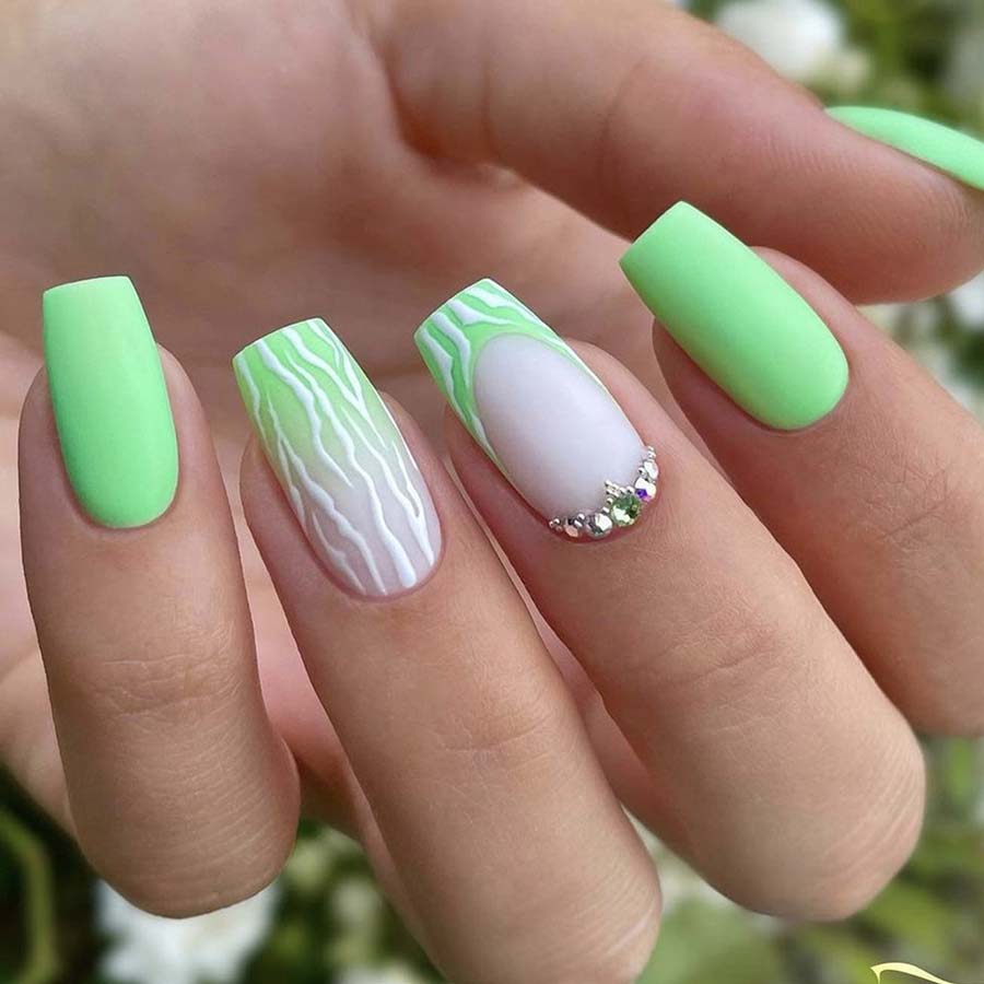 Zebra nails verde con French e brillantini