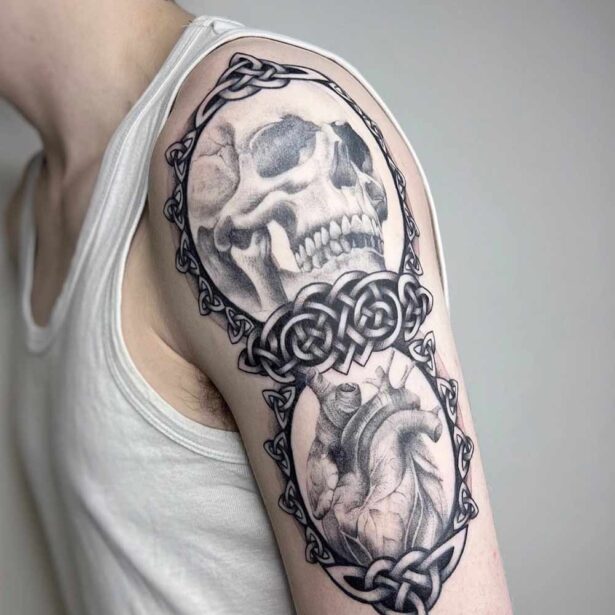 tatuaggio celtico con cuore e teschio