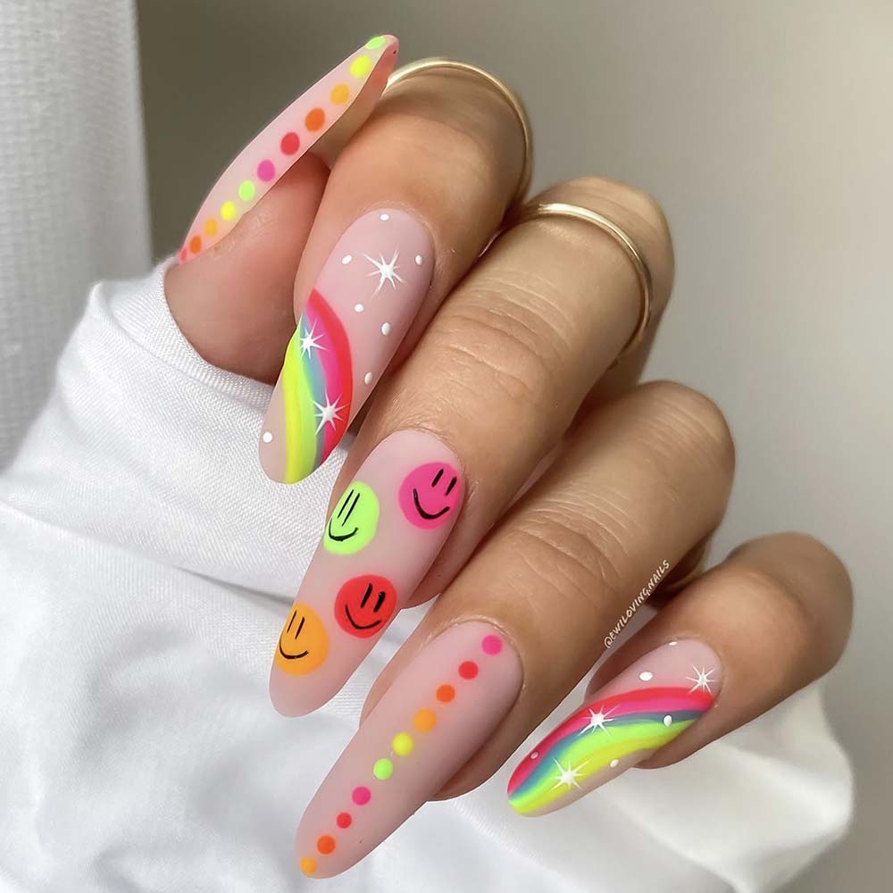 nail art con colori fluo estive